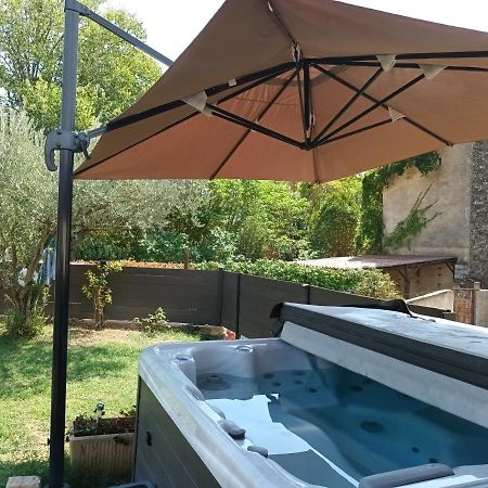 Chambres D'Hotes & Jacuzzi - A L'Ombre Des Amandiers Saint-Martin-dʼArdèche 外观 照片