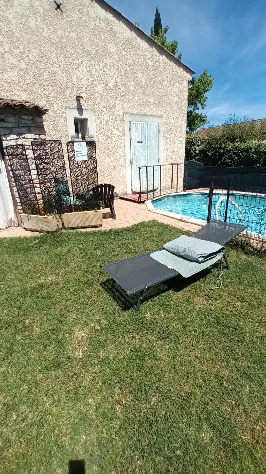 Chambres D'Hotes & Jacuzzi - A L'Ombre Des Amandiers Saint-Martin-dʼArdèche 外观 照片